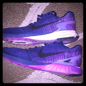 Women’s Nike Lunarglide 7’s Size 9
